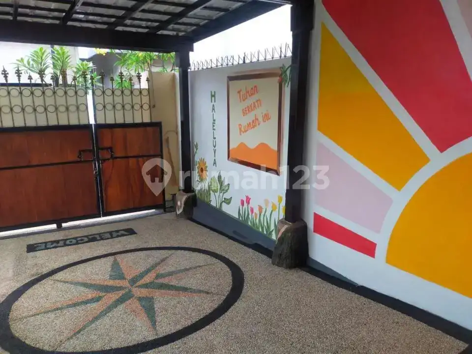 Villa Modern 2 Lantai di Denpasar Timur Dekat Pantai Padang Galak