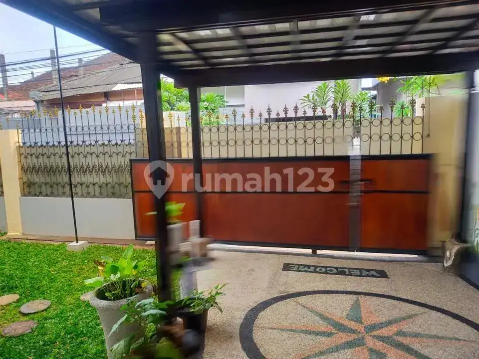 Villa Modern 2 Lantai di Denpasar Timur Dekat Pantai Padang Galak