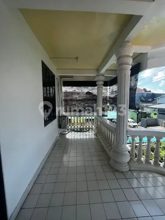 Villa Modern 2 Lantai di Denpasar Timur Dekat Pantai Padang Galak
