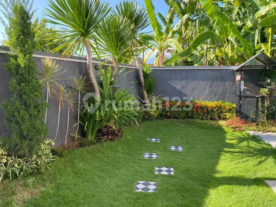 Rumah Semi Villa 3 Kamar Tidur Dekat Pantai di Kota Singaraja