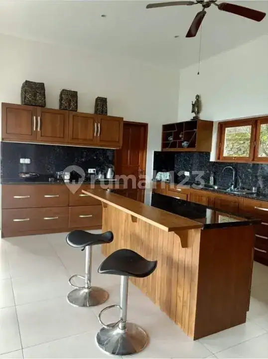 Villa Modern 3 Kamar Tidur dengan View Laut Fantastis Dekat Pusat Lovina