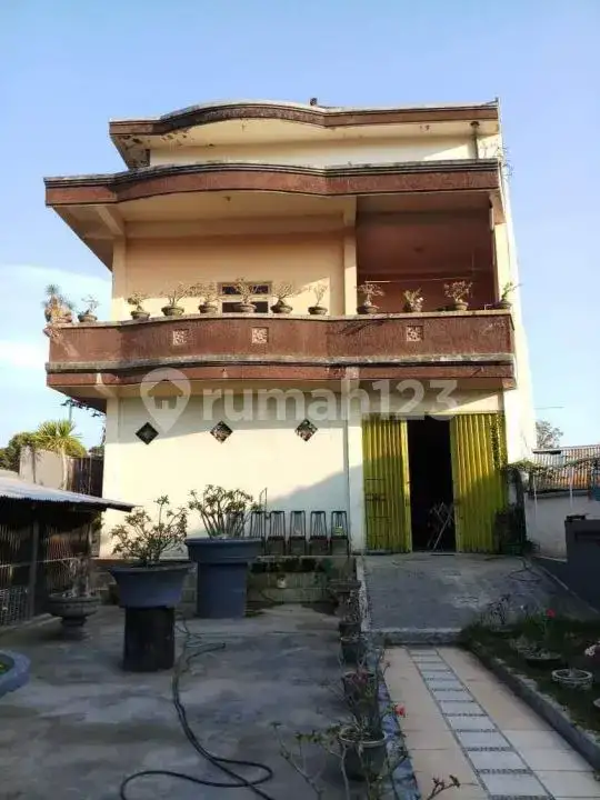 Ruko dan Rumah Pribadi Strategis di Pusat Singaraja Cocok untuk Usaha