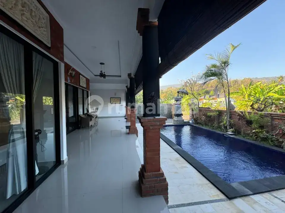 Villa Modern 2 Kamar Tidur di Area Tenang Dekat Pantai Lovina