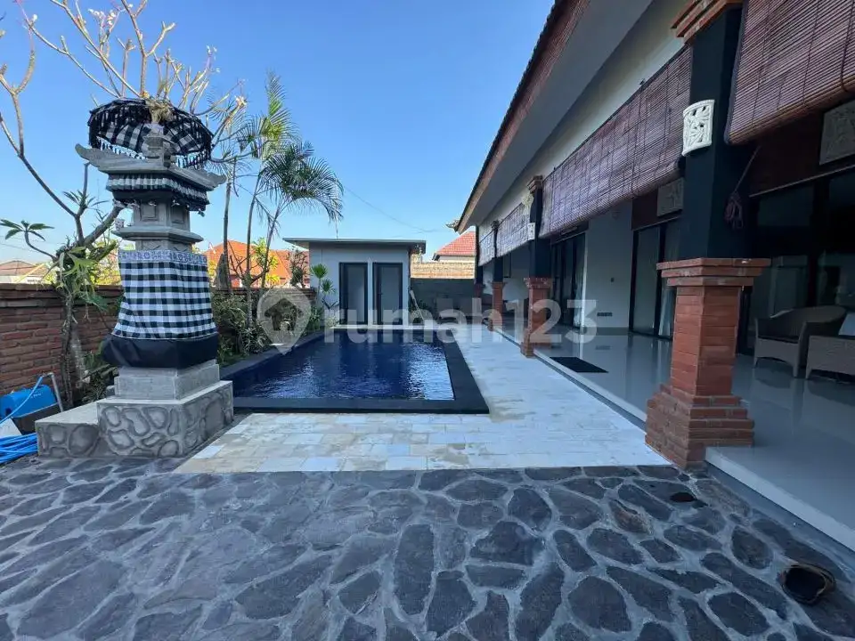 Villa Modern 2 Kamar Tidur di Area Tenang Dekat Pantai Lovina