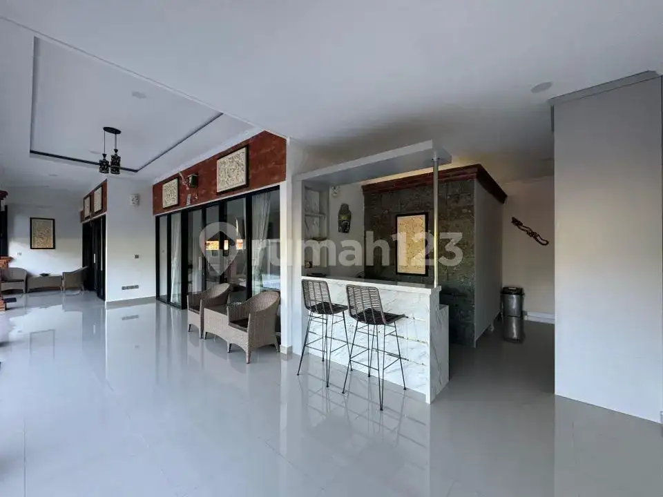 Villa Modern 2 Kamar Tidur di Area Tenang Dekat Pantai Lovina