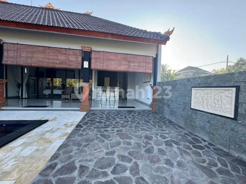 Villa Modern 2 Kamar Tidur di Area Tenang Dekat Pantai Lovina