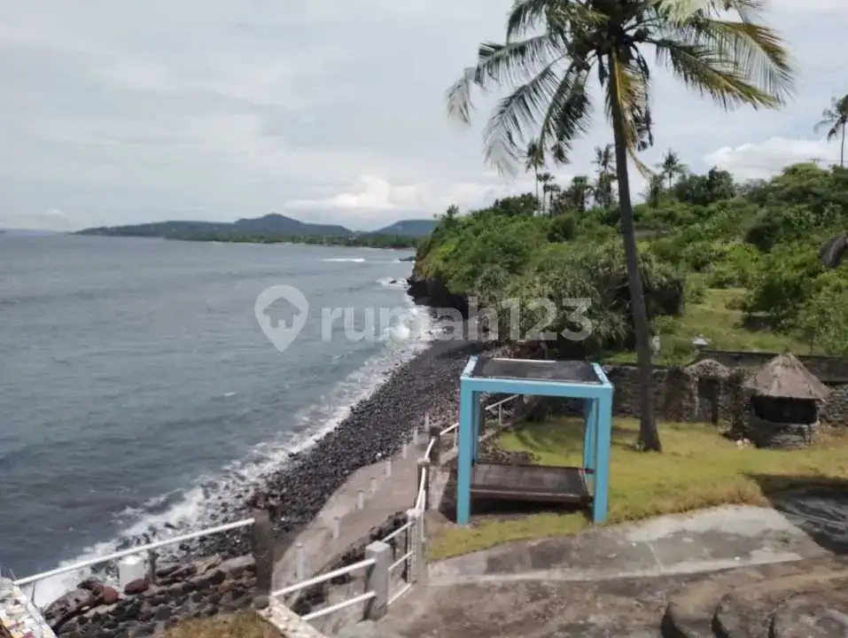 Hotel Tepi Tebing 12 Kamar Beach Front di Seraya Amed Bali