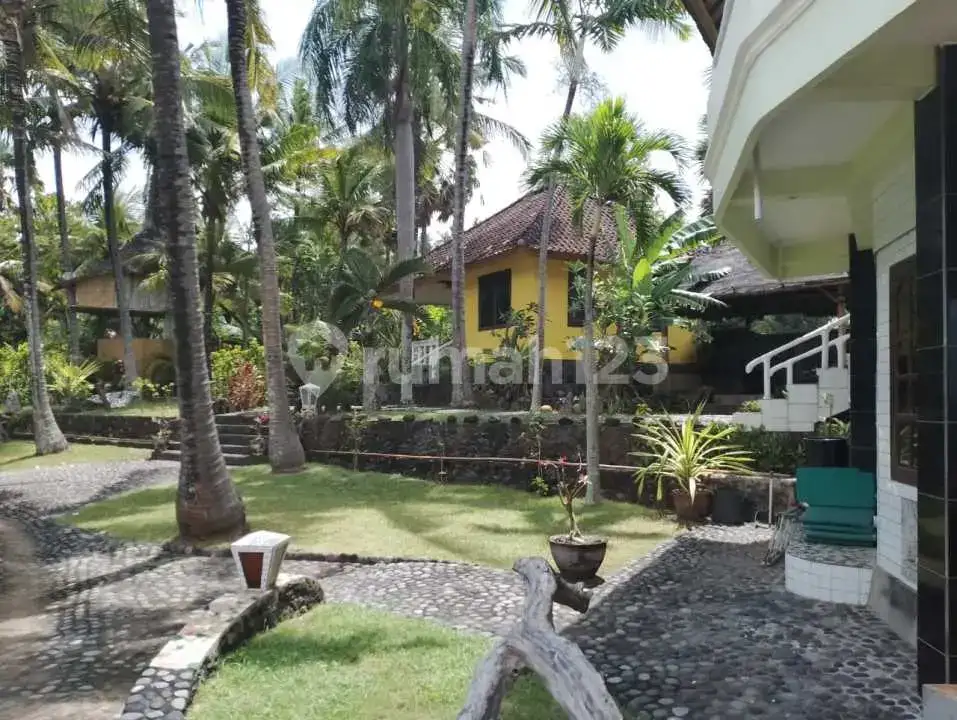 Hotel Tepi Tebing 12 Kamar Beach Front di Seraya Amed Bali
