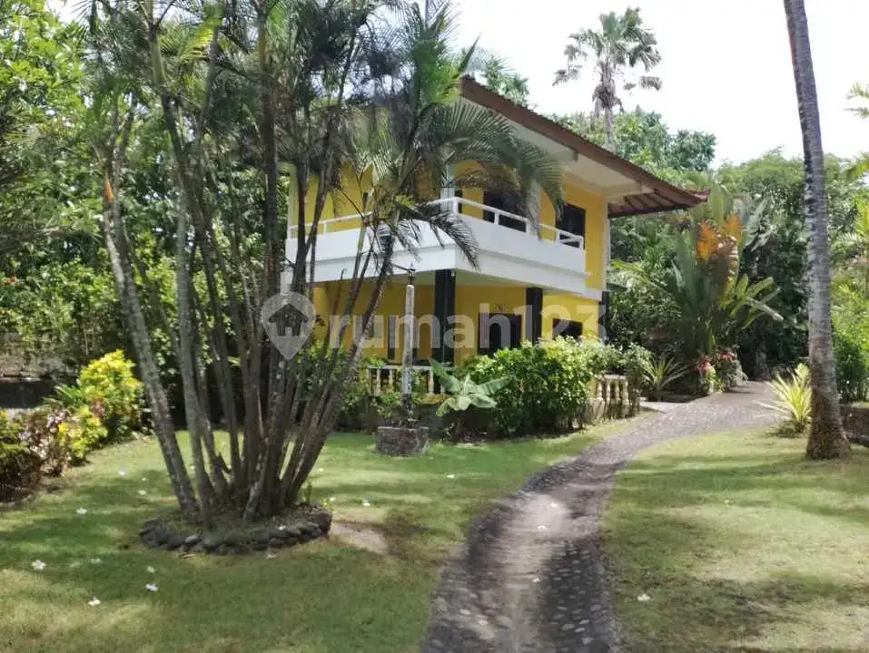 Hotel Tepi Tebing 12 Kamar Beach Front di Seraya Amed Bali
