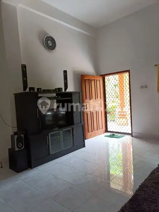 Villa 3 Kamar Tidur di Pusat Lovina Hanya 5 Menit Jalan Kaki ke Pantai