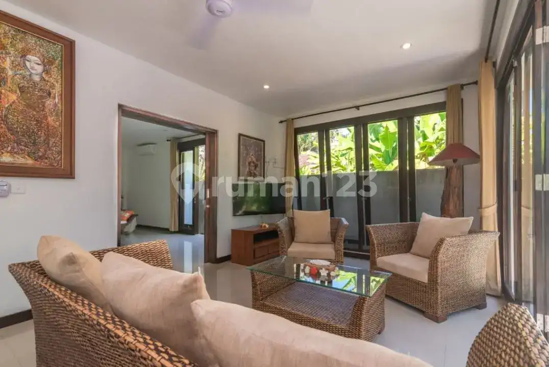 2 Unit Villa Modern dengan Pemandangan Hijau Dekat Pusat Lovina