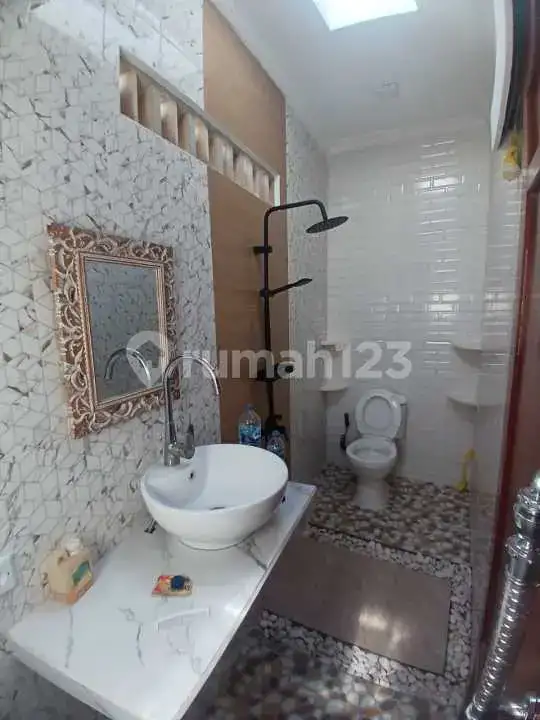 Semi Villa dengan Kolam Renang Dekat Kota Singaraja Bali