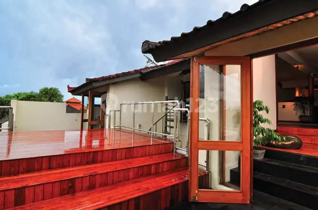 Apartemen 7 Kamar Tidur di Nusa Dua Dekat Pantai dengan Sisa Hak Sewa 33 Tahun