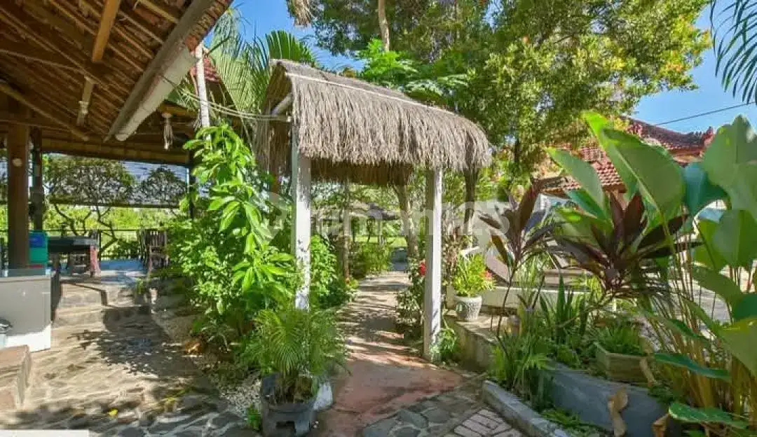 Villa Beach Front 3 Kamar Tidur di Umeanyar Bali Utara
