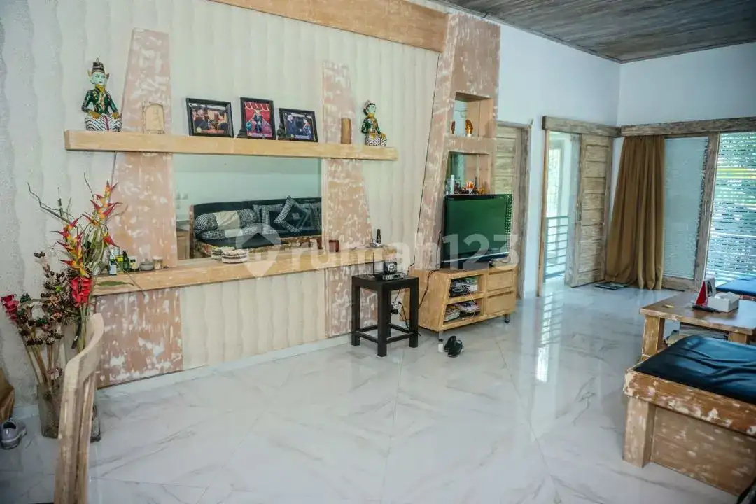 Villa 2 Kamar Tidur di Perbukitan Lovina dengan Lahan Luas
