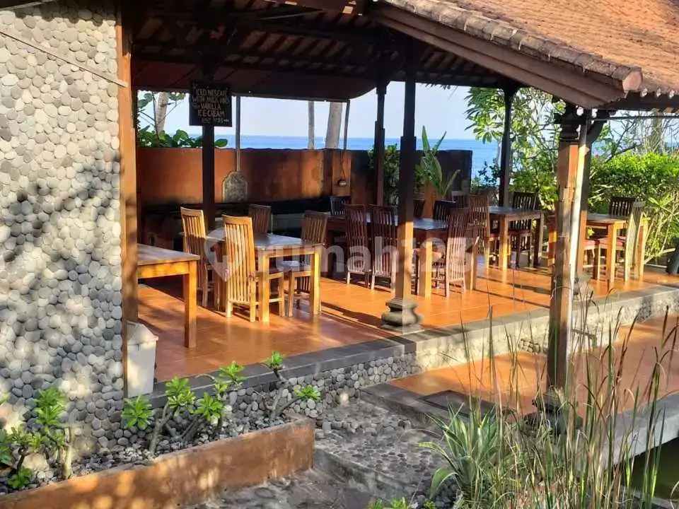 Bungalow 6 Kamar Tepi Pantai