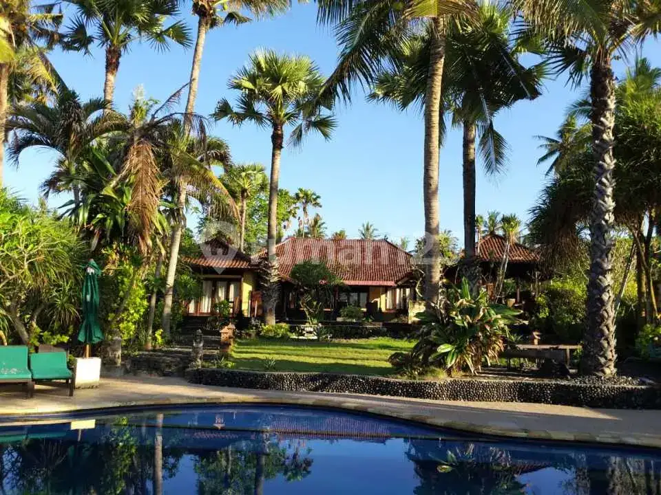Bungalow 6 Kamar Tepi Pantai