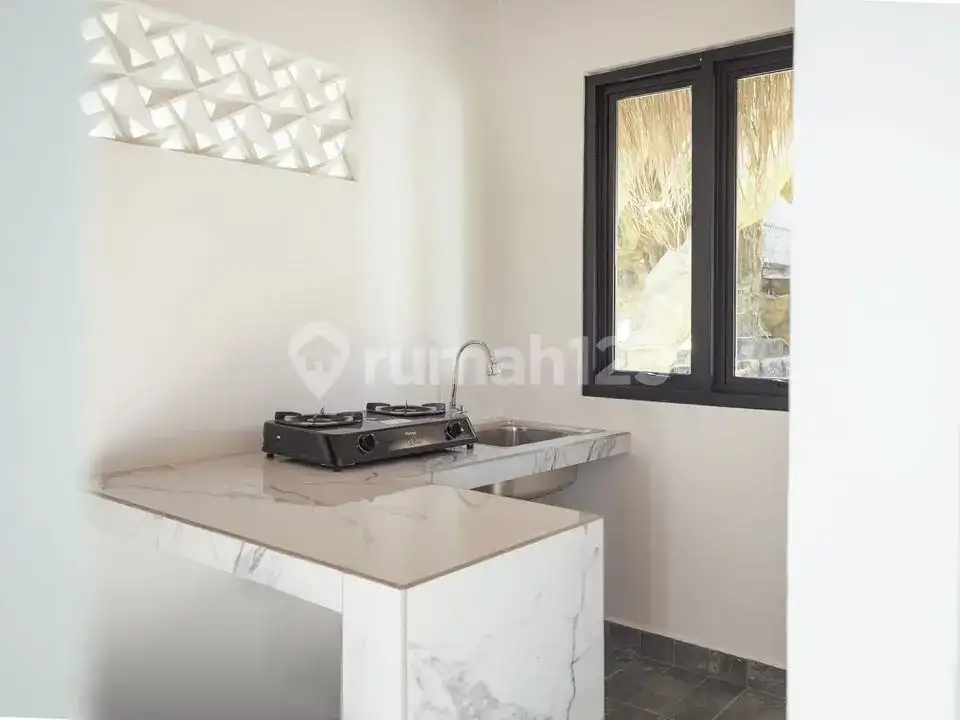 Villa Modern 7 Kamar Tidur Dengan Lahan Luas