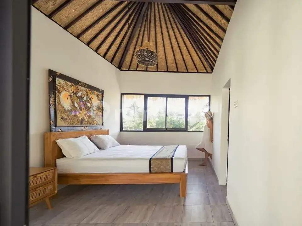 Villa Modern 7 Kamar Tidur Dengan Lahan Luas