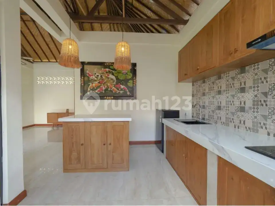 Villa Modern 7 Kamar Tidur Dengan Lahan Luas