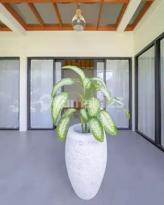 Villa Modern 7 Kamar Tidur Dengan Lahan Luas