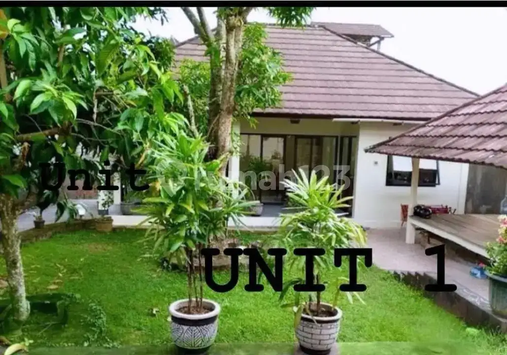 Villa Modern 7 Kamar Tidur Dengan Lahan Luas