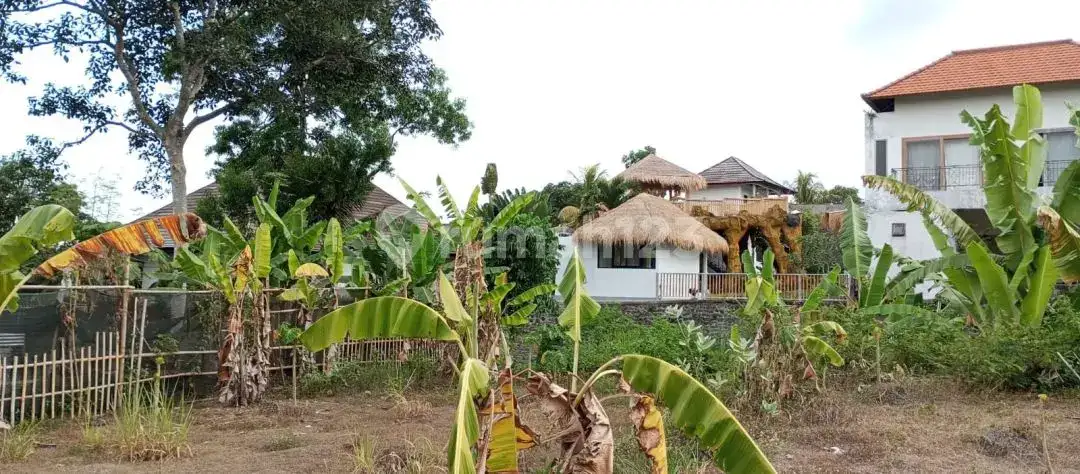 Villa Modern 7 Kamar Tidur Dengan Lahan Luas