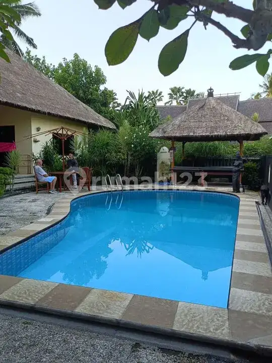 Villa 4 Kamar Tidur Hanya 40 Meter Dari Pantai Di Subagan