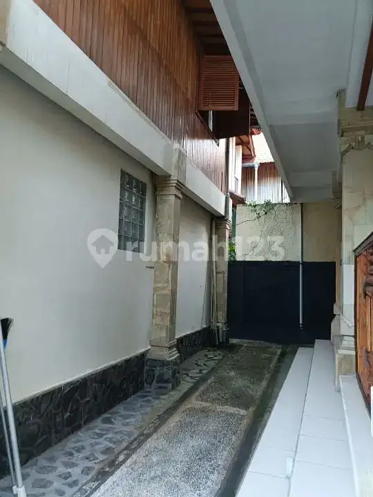Villa 4 Kamar Tidur Hanya 40 Meter Dari Pantai Di Subagan