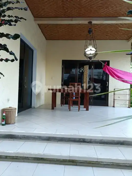 Villa 4 Kamar Tidur Hanya 40 Meter Dari Pantai Di Subagan