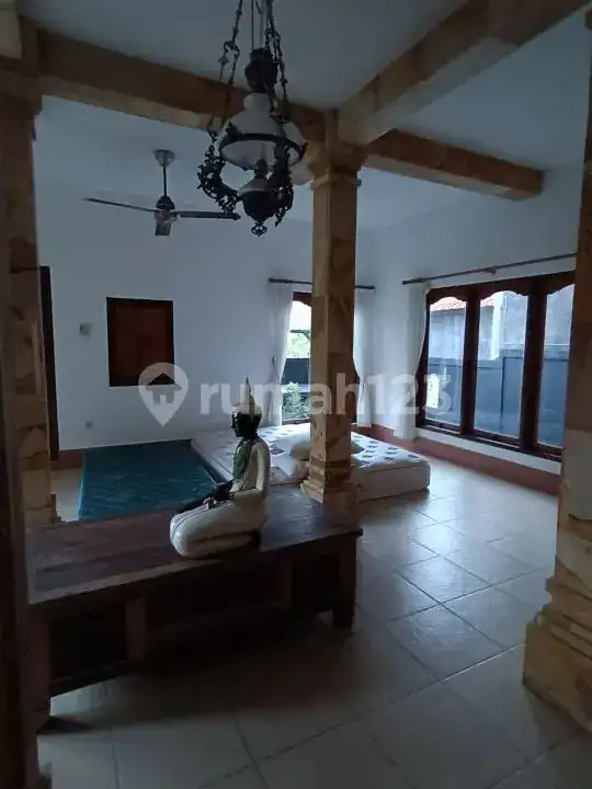Villa 4 Kamar Tidur Hanya 40 Meter Dari Pantai Di Subagan