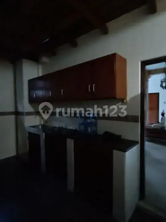Villa 4 Kamar Tidur Hanya 40 Meter Dari Pantai Di Subagan