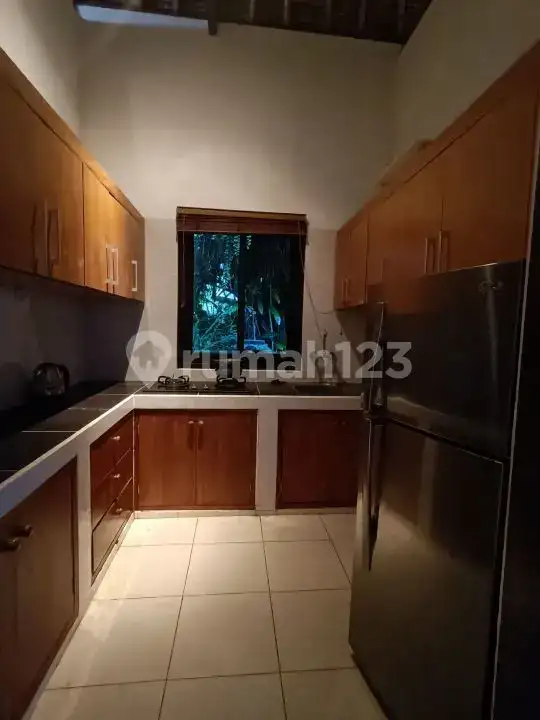 Villa 4 Kamar Tidur Hanya 40 Meter Dari Pantai Di Subagan