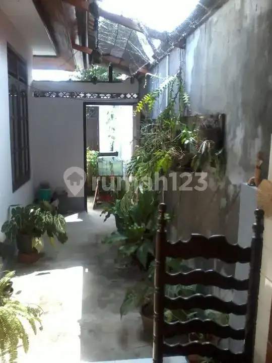 Rumah Semi Villa 2 Kamar Tidur Di Central Karangasem
