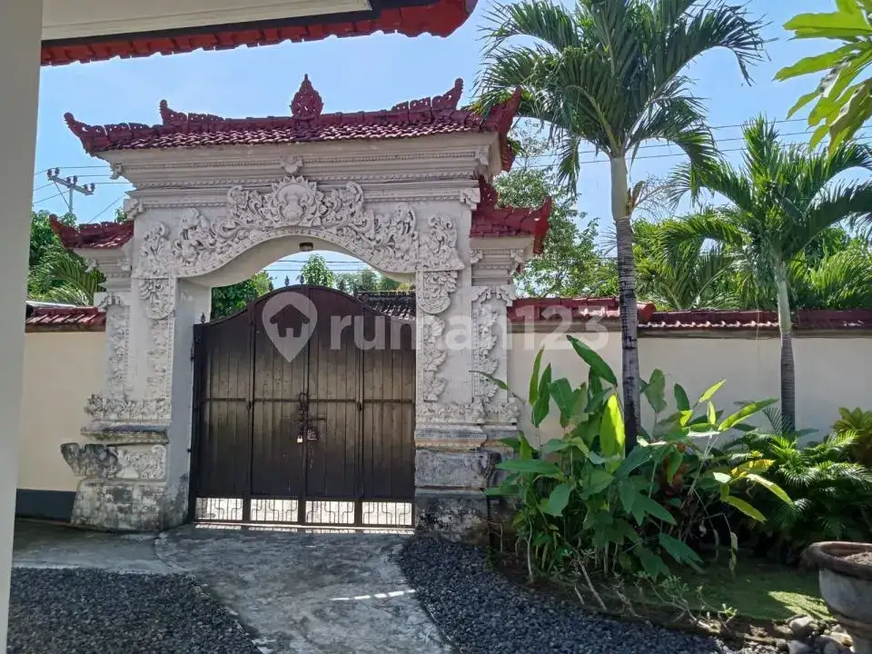 Villa 6 Kamar Tidur Dengan Pemandangan Sawah Dan Pegunungan Di Bali Utara