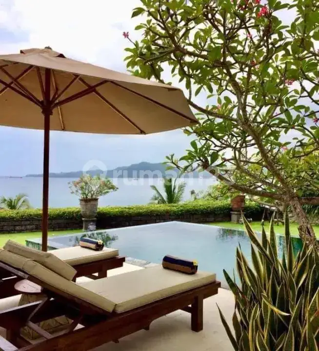 Villa 4 Kamar Dengan Pemandangan Laut Di Candidasa
