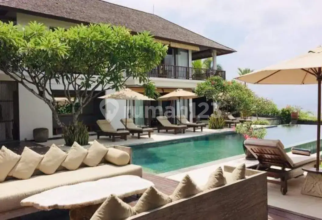 Villa 4 Kamar Dengan Pemandangan Laut Di Candidasa