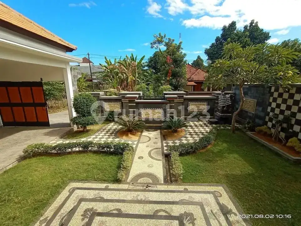 Rumah Semi Villa Dekat Pantai Di Kawasan Lovina