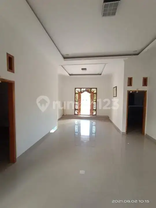Rumah Semi Villa Dekat Pantai Di Kawasan Lovina