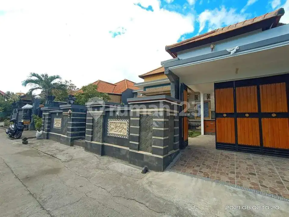 Rumah Semi Villa Dekat Pantai Di Kawasan Lovina