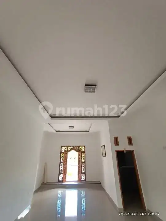 Rumah Semi Villa Dekat Pantai Di Kawasan Lovina