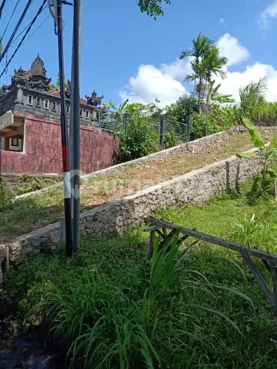 Tanah Dengan Pemandangan Sawah Terasering Dan Pegunungan Di Jalan Aspal Karangasem
