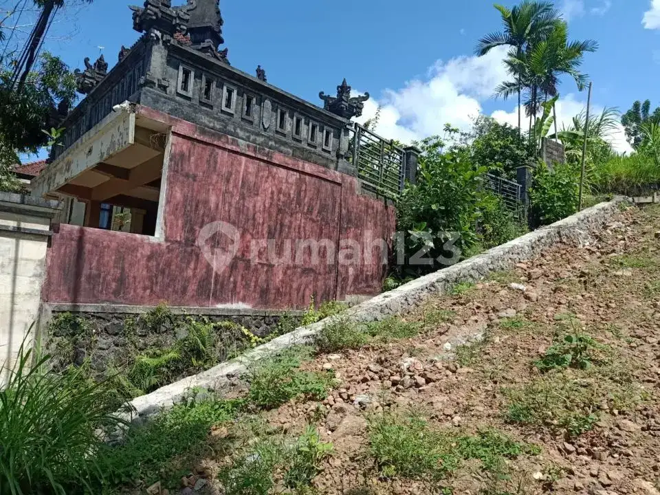 Tanah Dengan Pemandangan Sawah Terasering Dan Pegunungan Di Jalan Aspal Karangasem