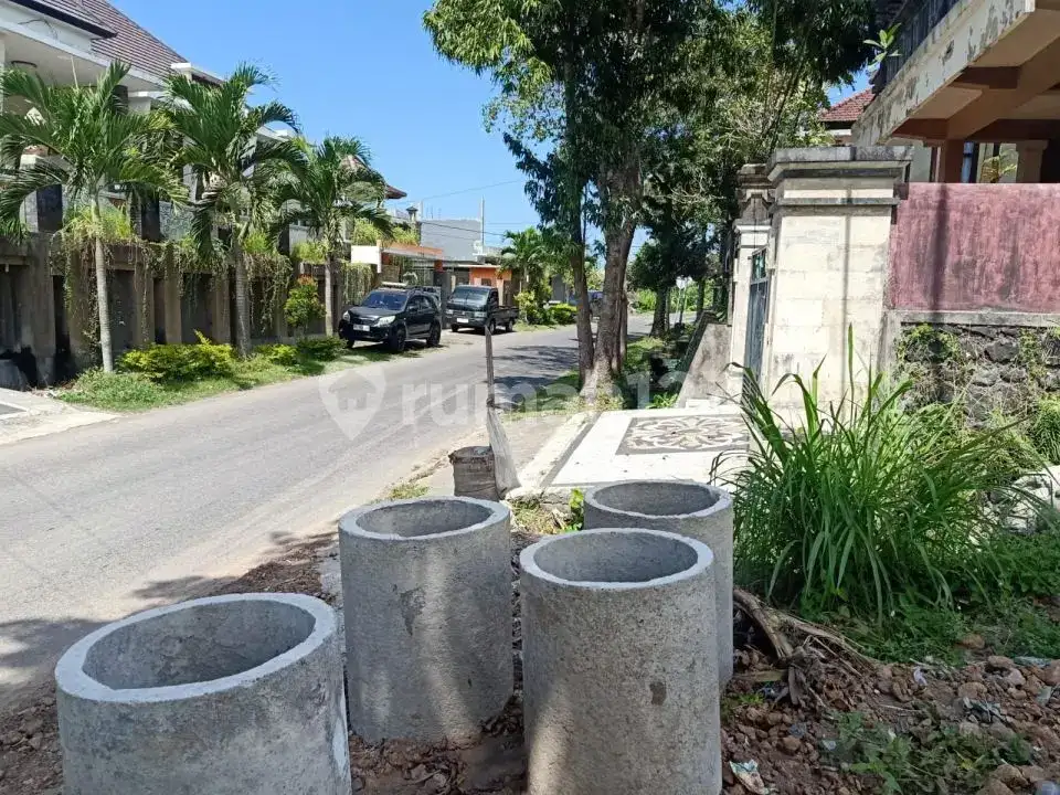 Tanah Dengan Pemandangan Sawah Terasering Dan Pegunungan Di Jalan Aspal Karangasem