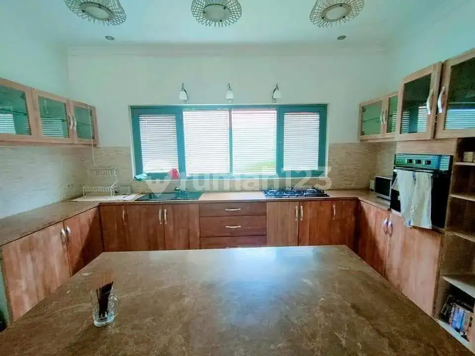 Villa 3 Kamar Tidur Di Central Lovina Dekat Pantai Dan Jalan Utama