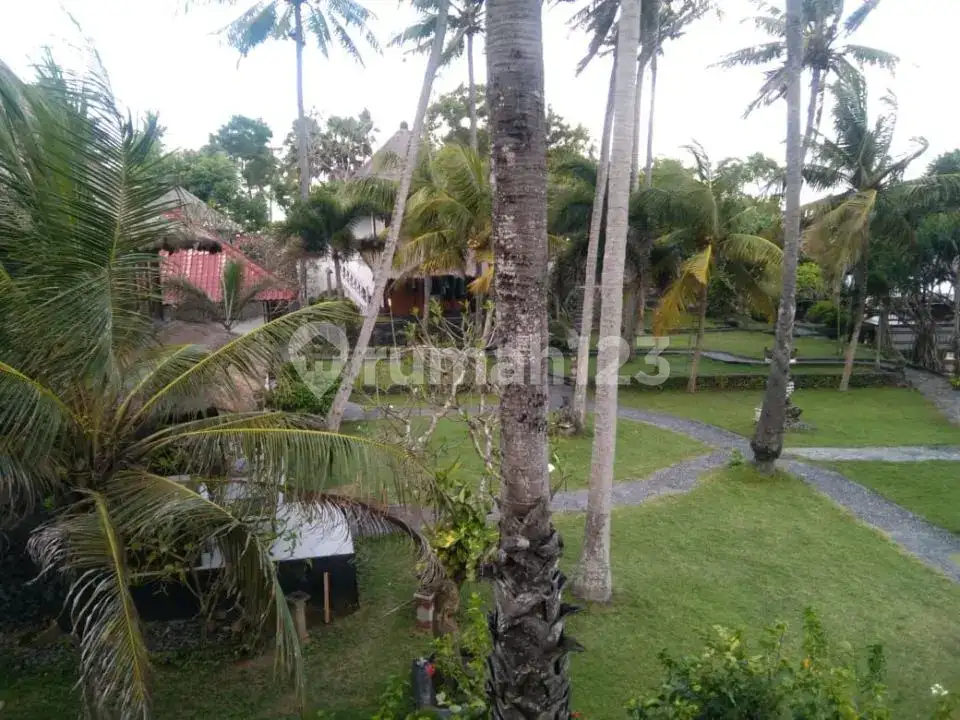 Resor Kecil Tepi Pantai di Karangasem