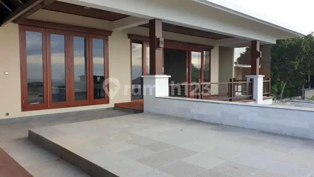Villa Indah Dengan Pemandangan Laut Menakjubkan Di Jimbaran