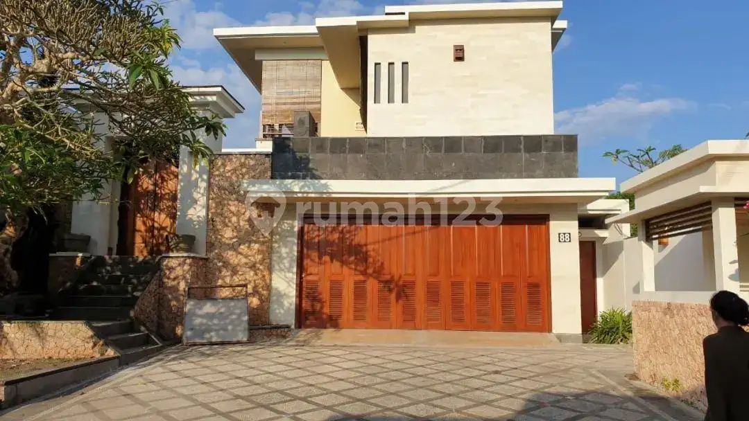 Villa Indah Dengan Pemandangan Laut Menakjubkan Di Jimbaran