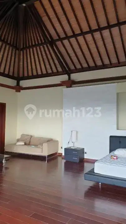 Villa Indah Dengan Pemandangan Laut Menakjubkan Di Jimbaran
