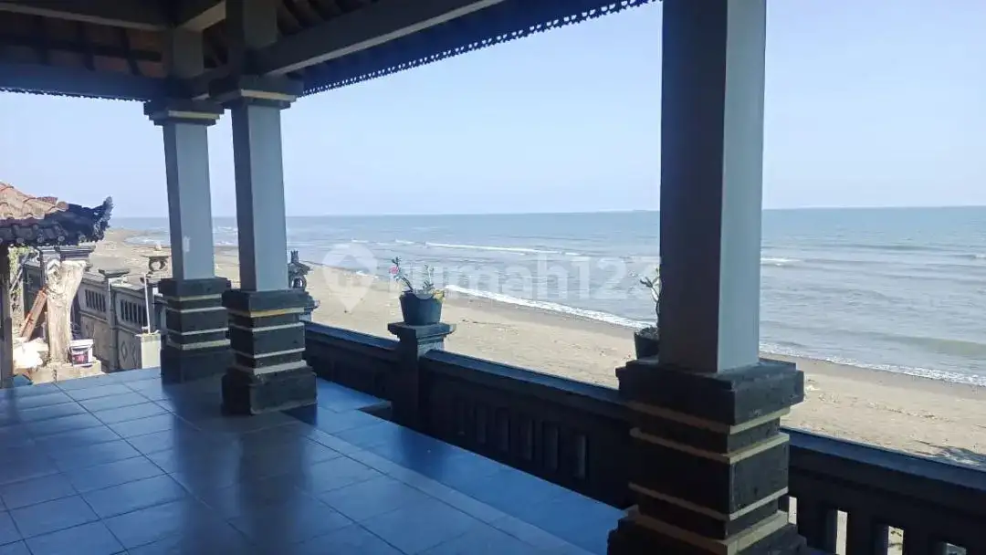 Villa Tepi Pantai Di Kawasan Lovina Dengan Lahan 7 Are